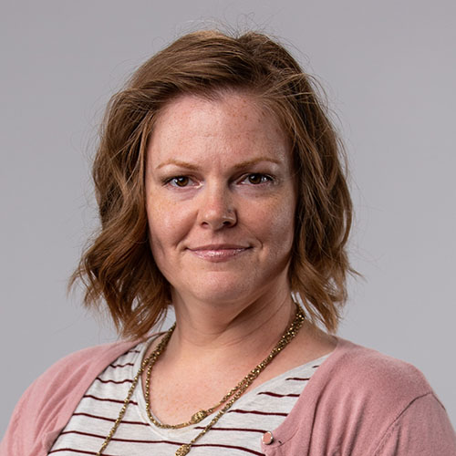 Headshot of Shelly