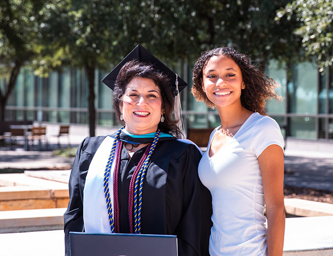 Image of TAMUCT Graduate and her daughter
