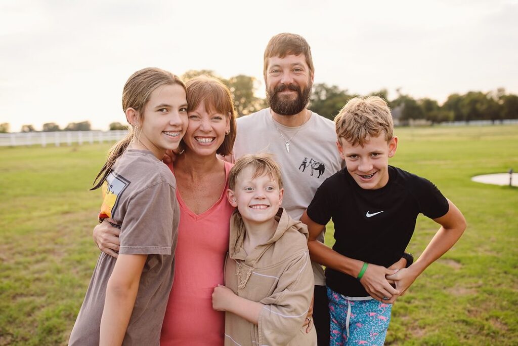 family-with-3-kids
