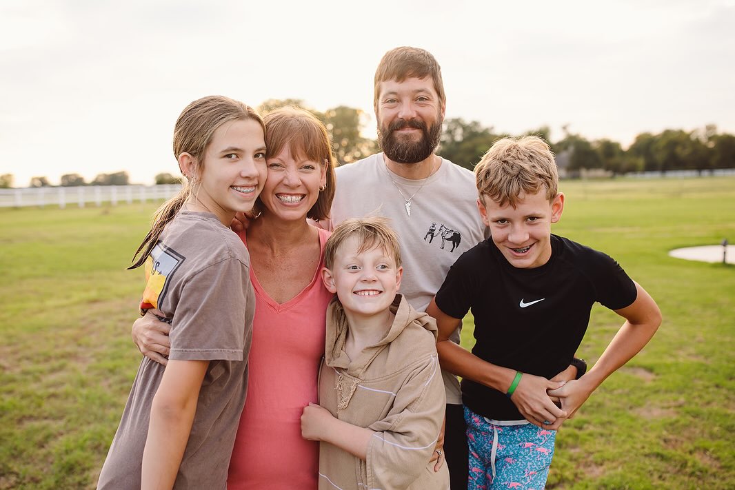 family-with-3-kids